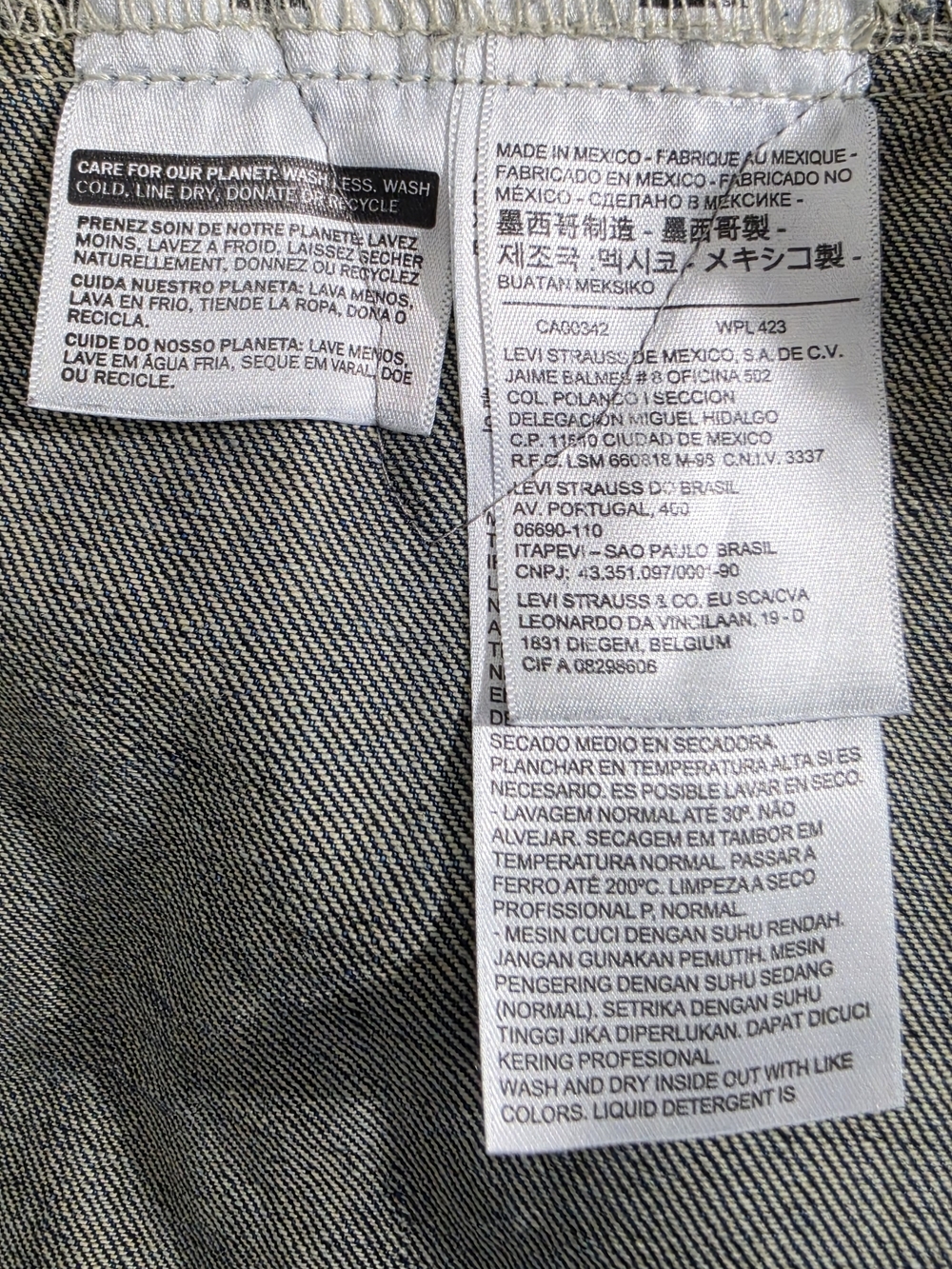 Custom Upcycled Levi’s Premium Denim Jacket XL - Graphic Patch Streetwear - Picture 8 of 9